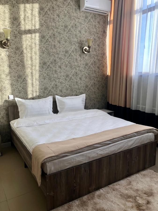 Tarlan Hotel Aqtau Buitenkant foto