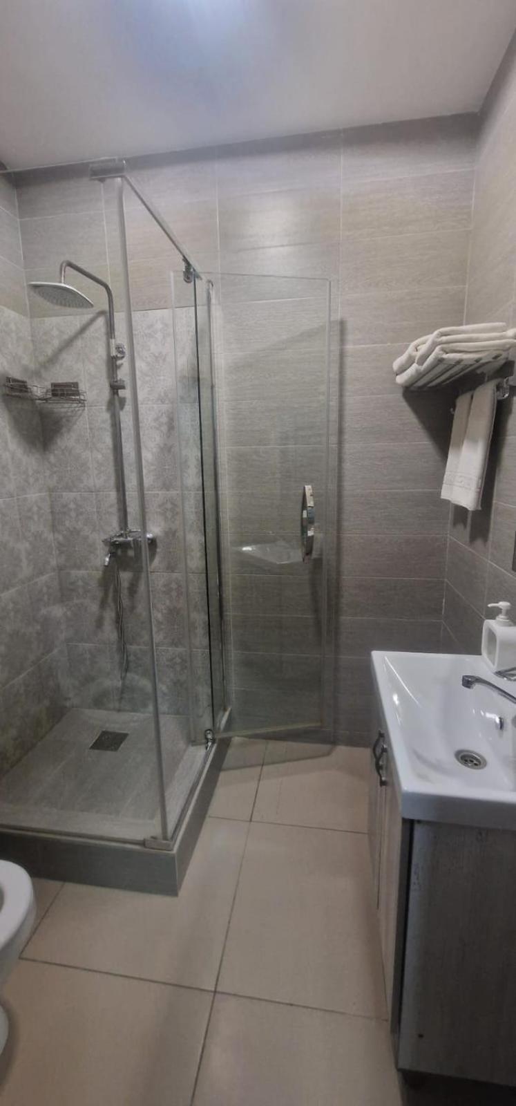 Tarlan Hotel Aqtau Buitenkant foto