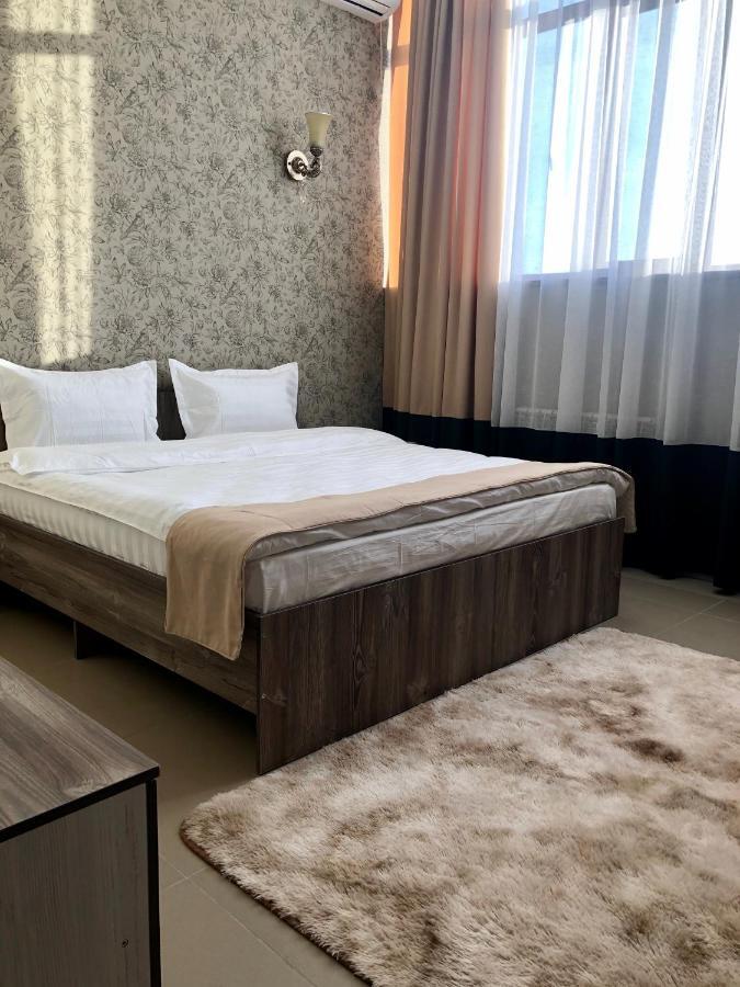 Tarlan Hotel Aqtau Buitenkant foto
